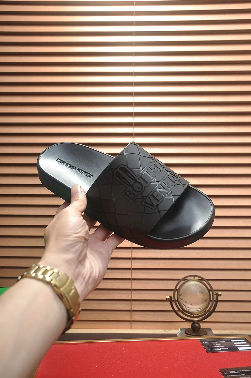 Men's shoes 💰260💶 [Botteg Venetta (BV)] (Slippers) Exclusive new model Official website new model The upper is made of superior top quality Delicate hand feel Luxurious texture Tailored for refined men Create a noble aura Delicate and regular Mark hand stitching Smooth lines Full sheepskin lining, comfortable to wash sweat 38-45